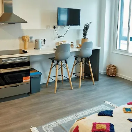 Studios And Private Bedroom With Shared Kitchen At Canvas Bristol Near The City Centre Exterior photo
