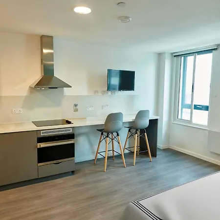 Studios And Private Bedroom With Shared Kitchen At Canvas Bristol Near The City Centre Exterior photo