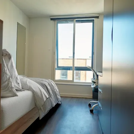 Studios And Private Bedroom With Shared Kitchen At Canvas Bristol Near The City Centre Exterior photo