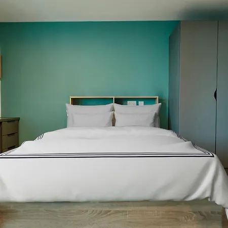 Studios And Private Bedroom With Shared Kitchen At Canvas Bristol Near The City Centre Exterior photo