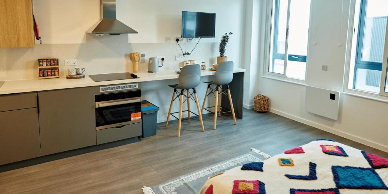 Apartment And Private Bedroom With Shared Kitchen At Canvas Near The Centre
