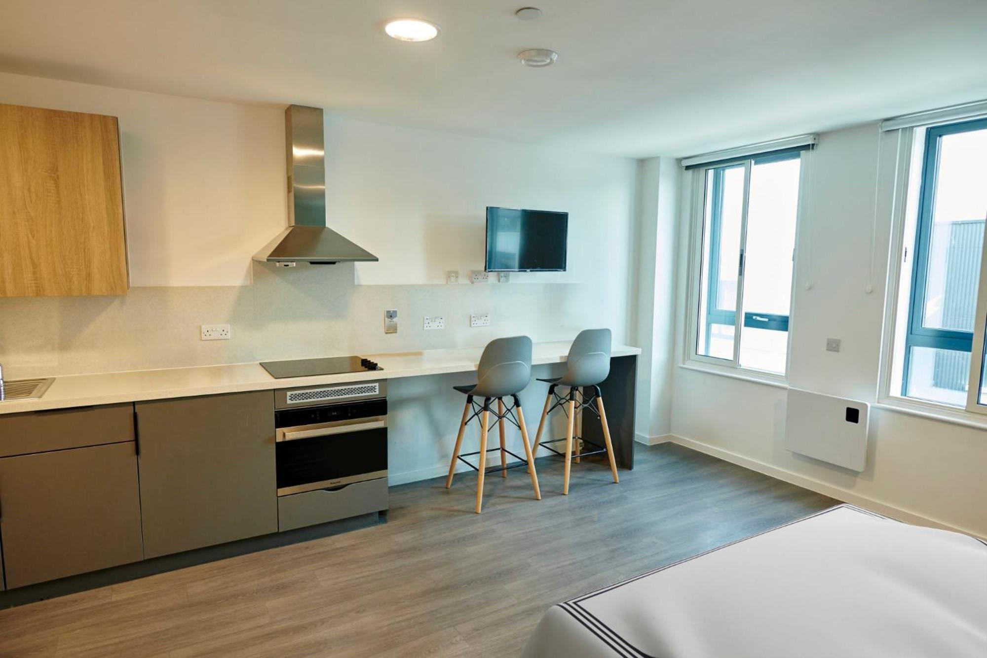 And Private Bedroom With Shared Kitchen At Canvas Near The Centre
