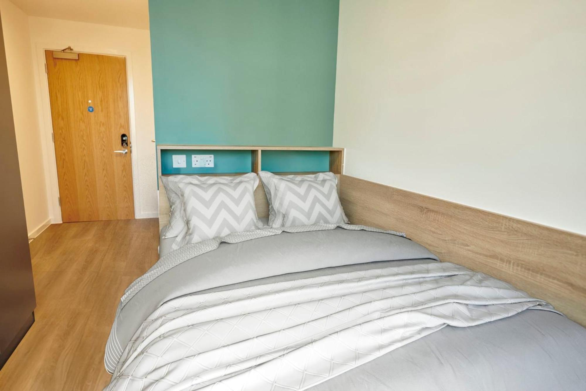 And Private Bedroom With Shared Kitchen At Canvas Near The Centre Apartment *