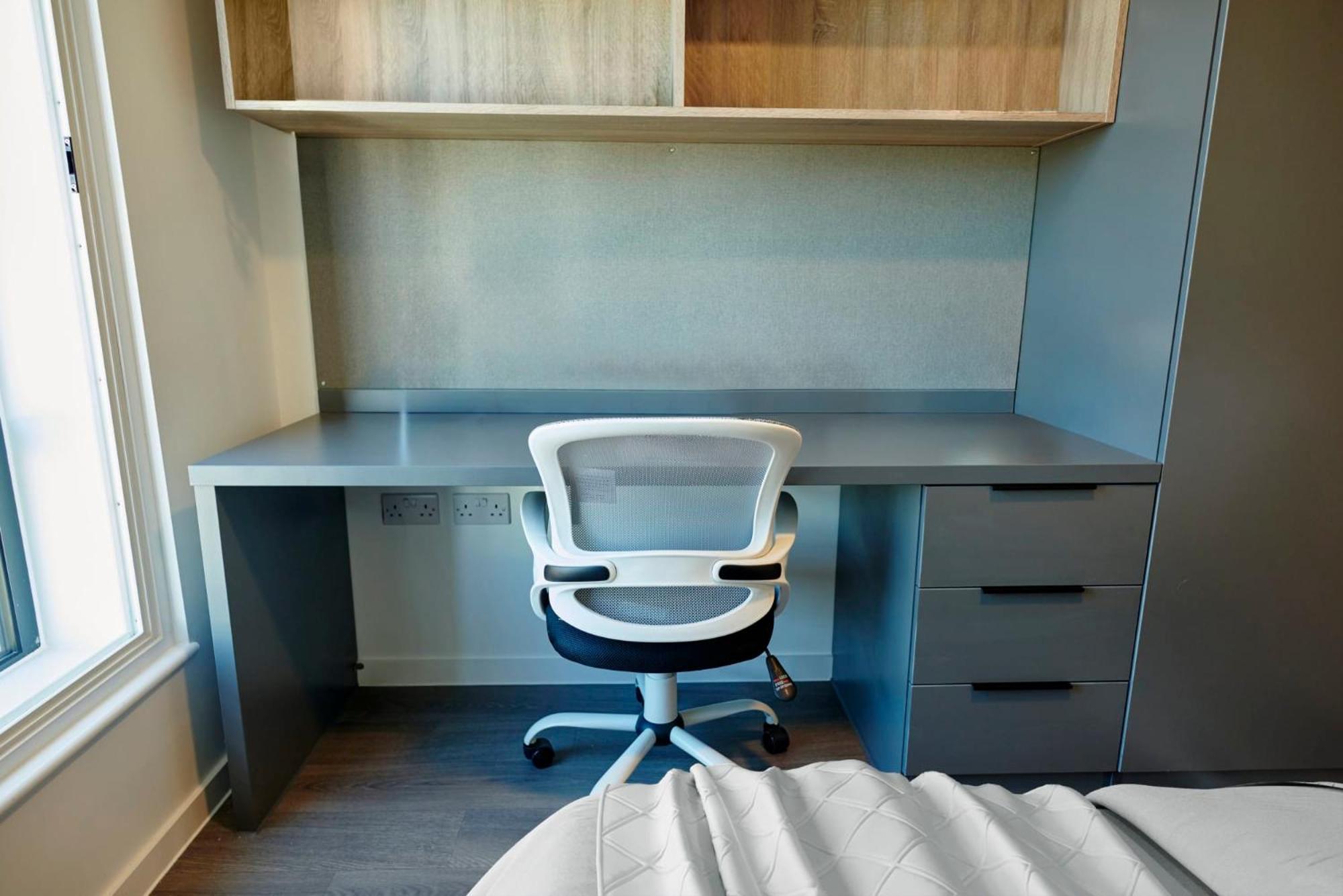 And Private Bedroom With Shared Kitchen At Canvas Near The Centre Apartment Bristol